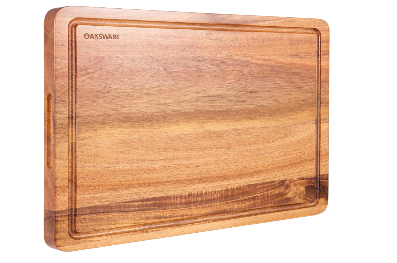 a chopping board as a good gift idea for mom